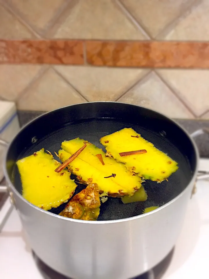 Pineapple water
Cinnamon
Whole cloves|FitMomDoc19さん