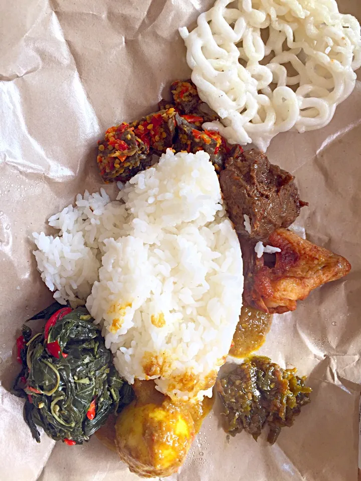 Snapdishの料理写真:Nasi rames|Astrid Ocdetiさん