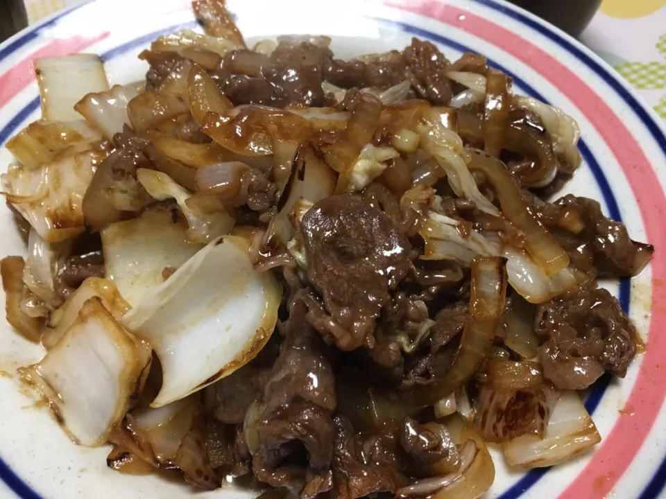 ふるさと納税様様♡
牛肉ですき焼き風炒め物|akemi🐝さん