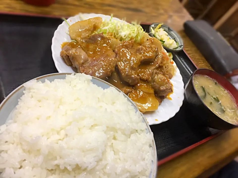 Snapdishの料理写真:豚肉味噌焼き定食@かもだ|マニラ男さん