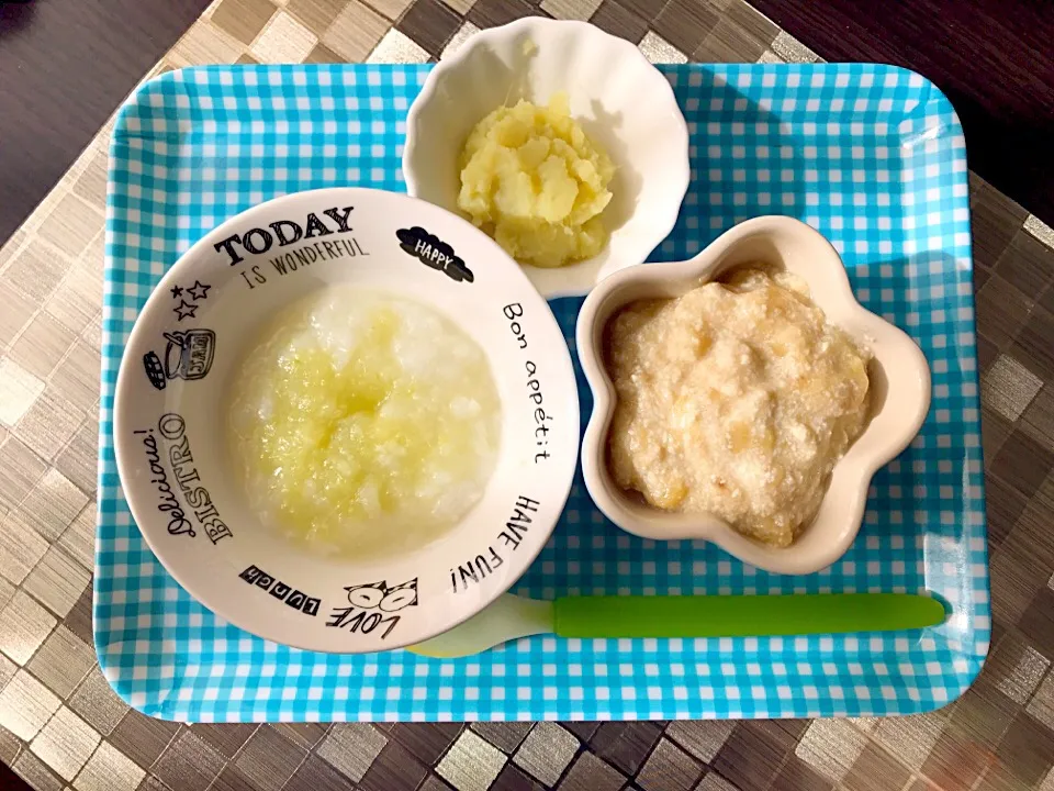 2/3❁息子離乳食
バナナ豆腐🍌小さじ10
キャベツ粥 小さじ5
さつまいも🍠小さじ2|つんさん