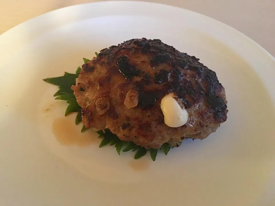 Japanese hamburger with cheese inside|Keicsさん