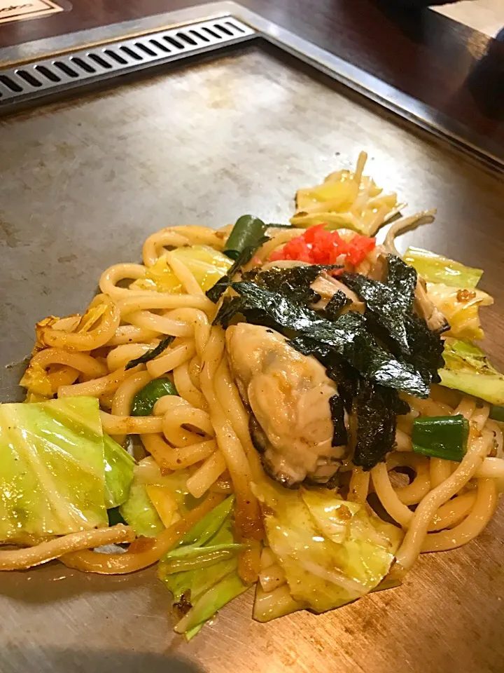 Snapdishの料理写真:牡蠣の焼うどん|kanakoさん