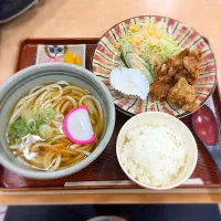 Snapdishの料理写真:Karaage teishyoku 唐揚げ定食|Rhiromi Oliveiraさん