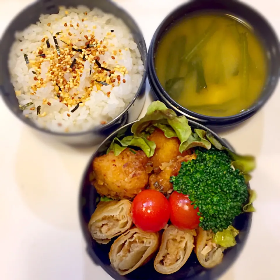 #中華弁当#油淋鶏#春巻き#キムチふりかけごはん#ほうれん草とかぼちゃのお味噌汁|アンジーさん