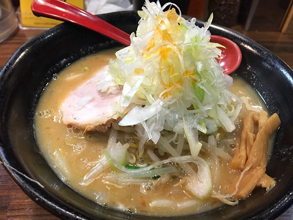 2/3 2017年四杯目🍜 味噌らーめん 野菜増し@池袋 麺処 花田|BUBUさん