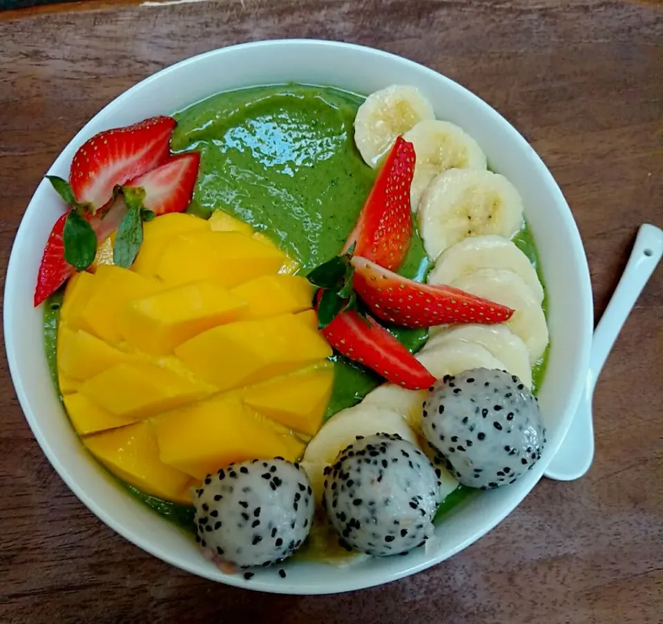 green Smoothie bowl|paulaさん