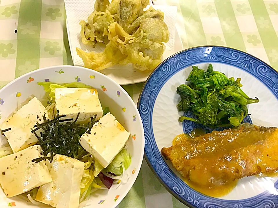 鱈のムニエル、舞茸の天ぷら、豆腐サラダ|もちもちさん