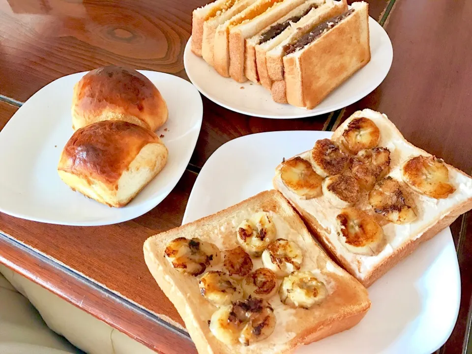 今日の朝食はトーストでした！
卵サンド、あんバターサンド、クリームチーズと焼きバナナのトーストを作りました！卵サンドは煮卵を使ってちょっと和風(？)ローラのおすすめのバナナのトーストも美味しかったです😊#トースト #トーストサンド|ぽっぽさん