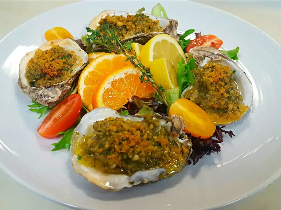 Snapdishの料理写真:Chimichuri Grilled Oysters with Pancetta Bread Crumbs......|chef Charlesさん