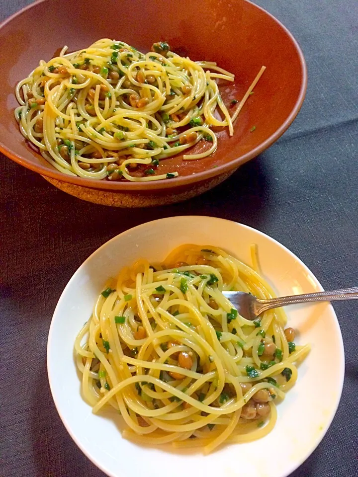 夕飯前の納豆パスタ🍴|なつきんぐさん