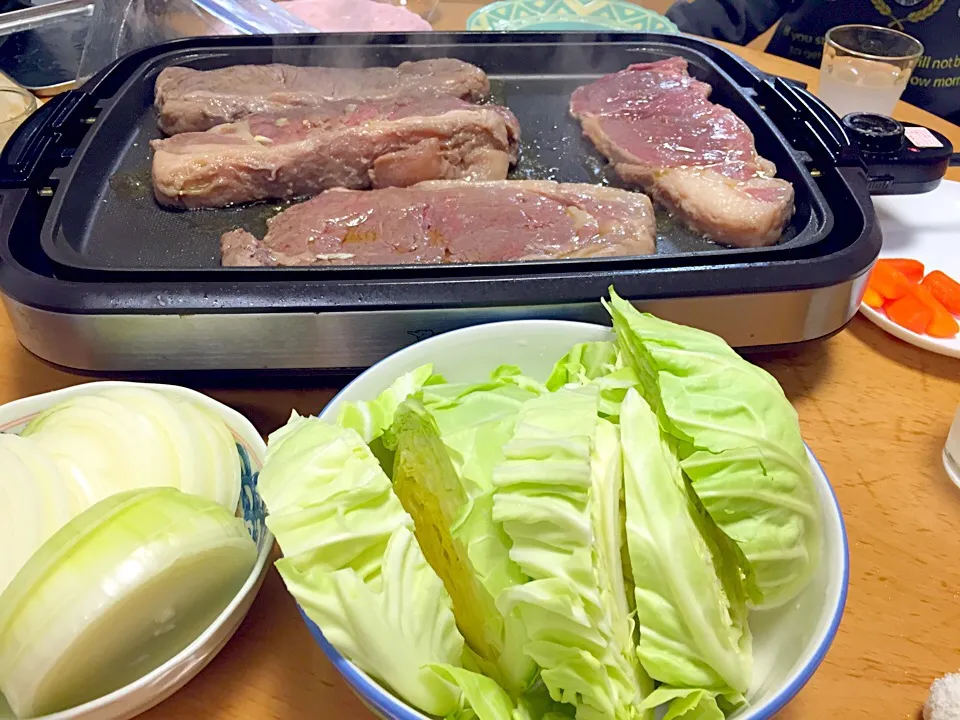 Snapdishの料理写真:厚切りステーキ(((o(*ﾟ▽ﾟ*)o)))|ふみぃさん