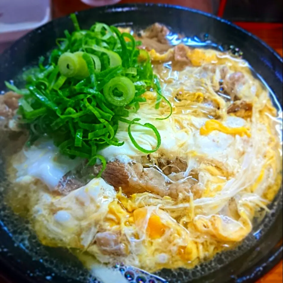 他人うどん(^-^)v
 #肉うどん #玉子とじうどん #博多うどん|kossyossさん