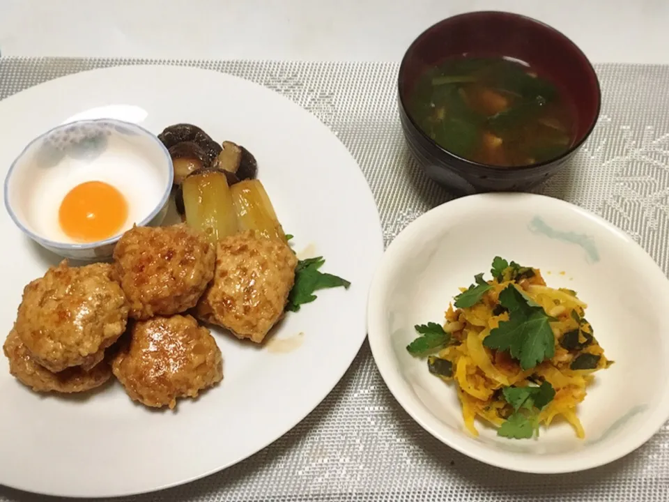 鶏つくね・お味噌汁・カボチャと松の実のサラダ|美也子さん