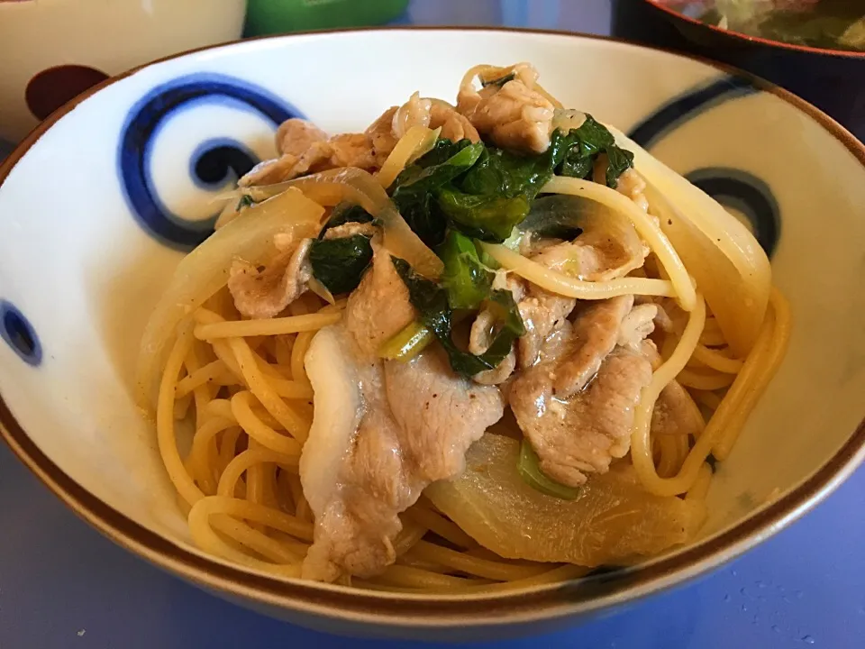 昼ごはん  豚と小松菜の和風スパ生姜レモン風味|ぽんたさん