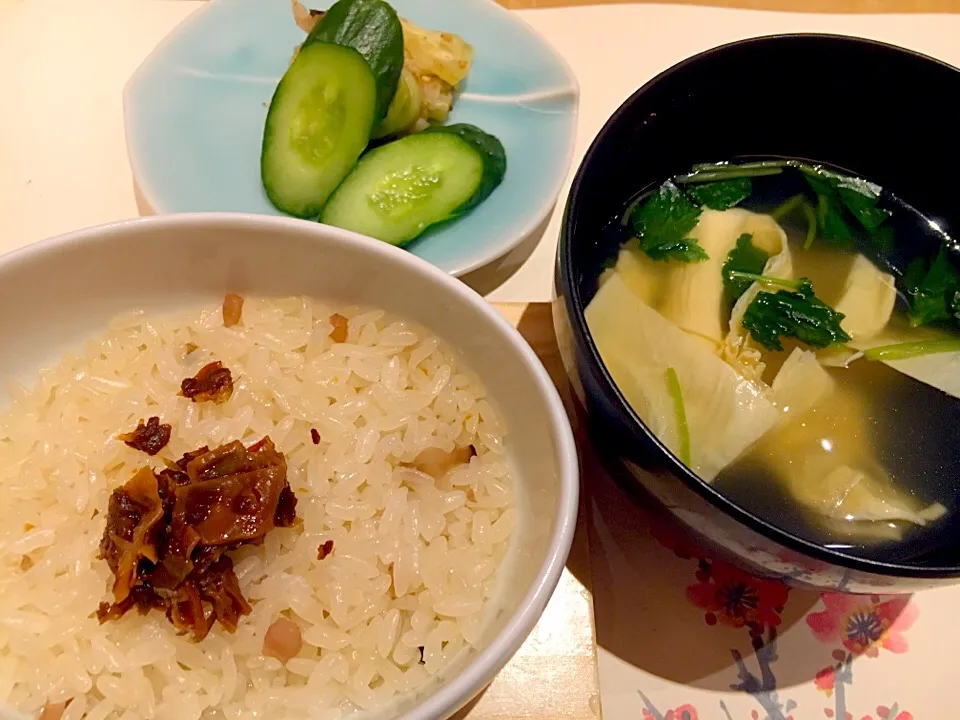 創作懐石「梅の花」湯葉のしゃぶしゃぶコース  湯葉吸物・季節の飯物・香の物|ゆうじ.さん