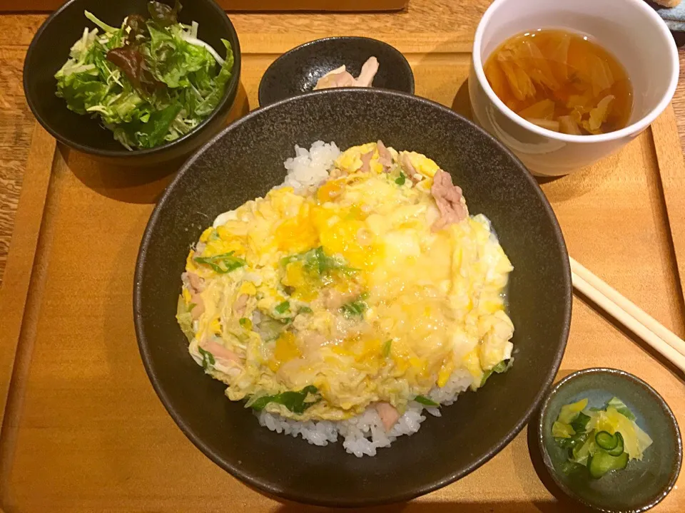 ばかやの絶品親子丼ランチ
（≧∇≦）|noricomicさん