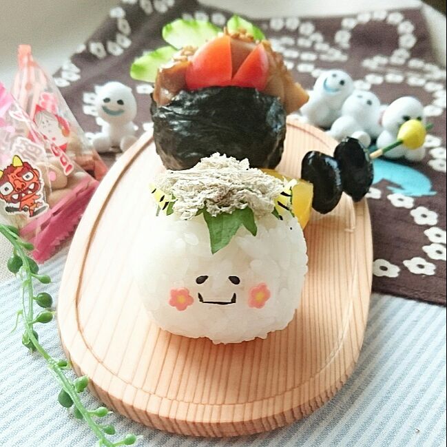 娘弁当花ほっぺ鬼ちゃんおにぎり 照り焼きチキン きゅうり プチトマト黒豆 栗の甘露煮 E Sato Snapdish スナップディッシュ Id Ulmuta