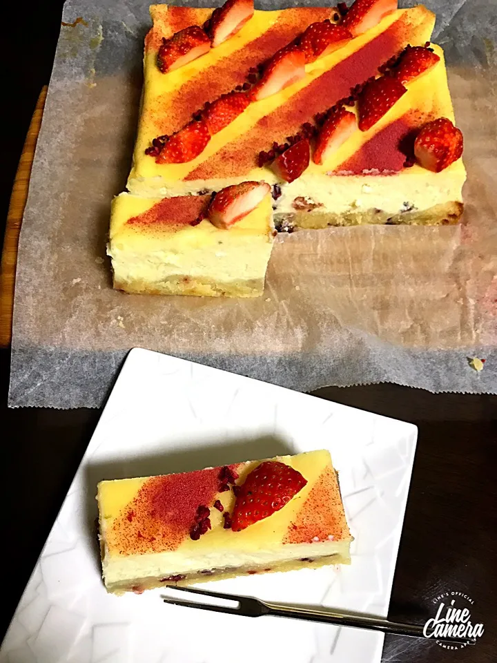 Snapdishの料理写真:sakurakoさんの料理 濃厚、クリーミーなニューヨークチーズケーキ(ラムレーズン入り)
リピリピ今度はクランベリー(๑>◡<๑)|とんちんさん