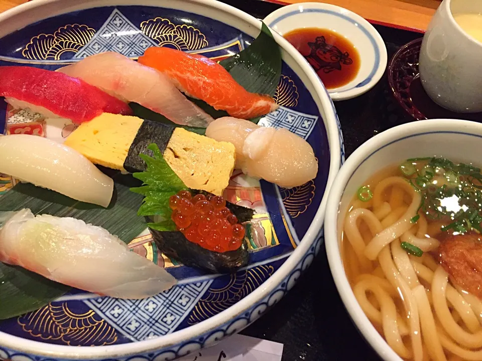 和食めっけもん すしうどん定食🍣|たかさんさん