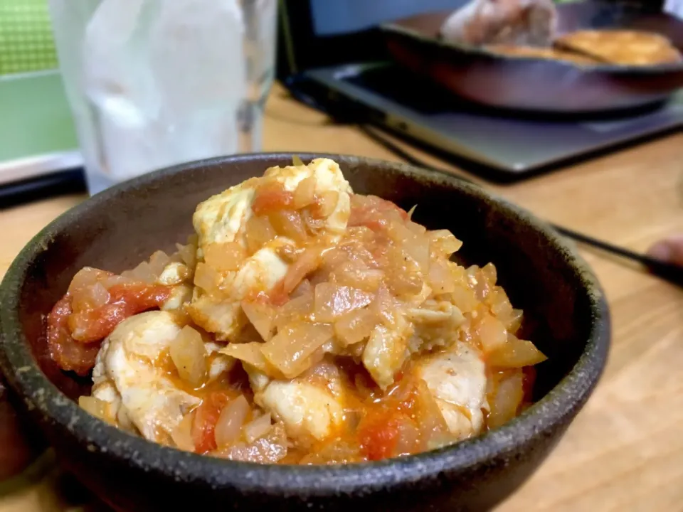 6種のカレー粉のチキンカレー！！思ったよりは辛くなかった！|もっつぁさん