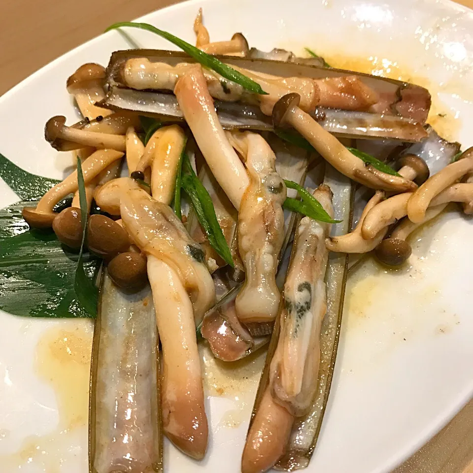 Razor clam with butter and mushroom|sgさん