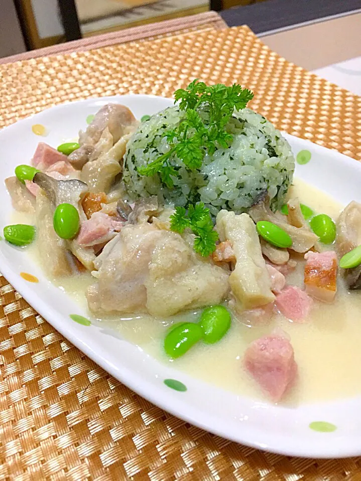 鶏肉の豆乳スープ
パセリバターライス添え🌿|🌿ぴぴさん