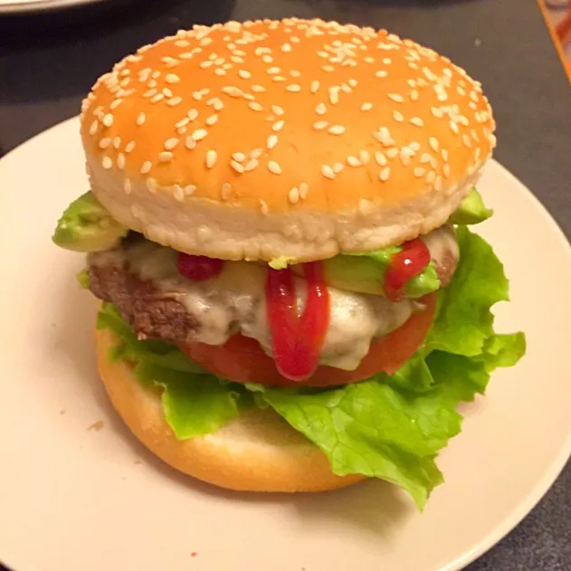 自家製アボカドチーズハンバーガー🍔！|ぺろたんさん