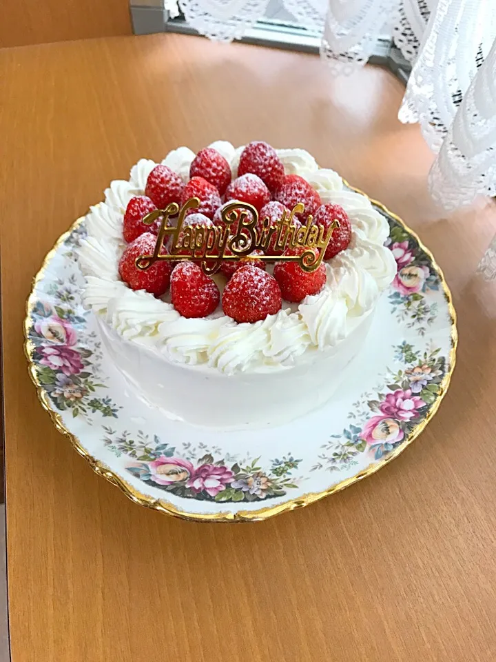 Snapdishの料理写真:苺のデコレーションケーキ|まふぉーさん