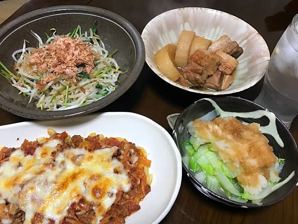 Snapdishの料理写真:2017.2.5 豚バラ肉と大根の煮物🍽|ゆみずさん