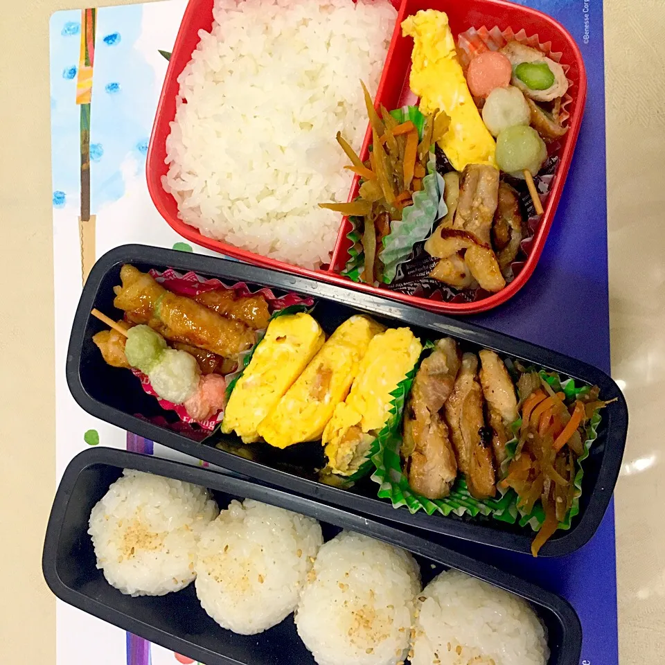 息子&自分お弁当 鳥の塩麹漬け焼き アスパラ肉巻き 卵焼き 金平ごぼう 三色だんご|keitakumamaさん