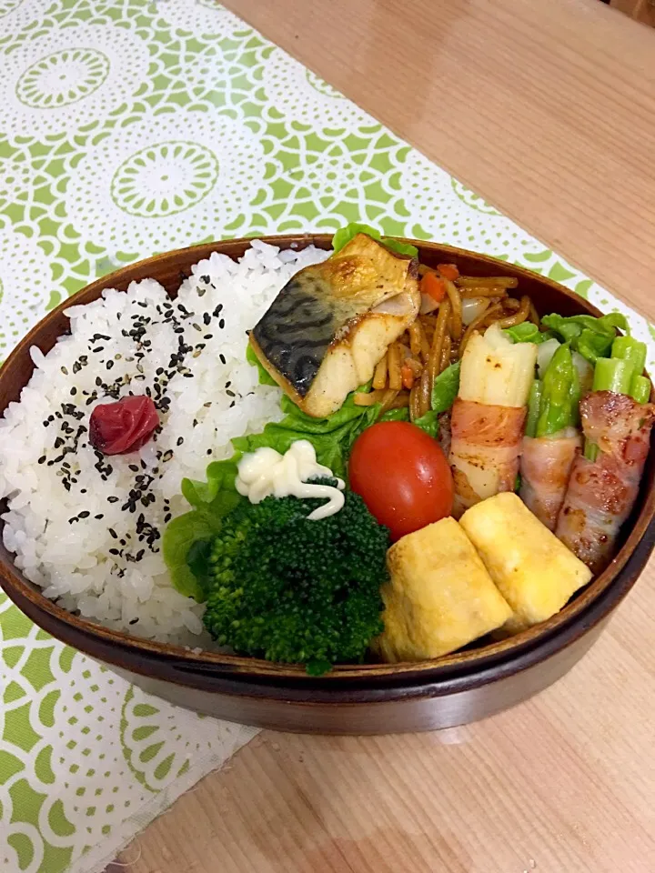 Snapdishの料理写真:夫弁当 卵焼き ポテトとアスパラのベーコン巻き 焼きそば 鯖焼き|かねしろ食堂さん