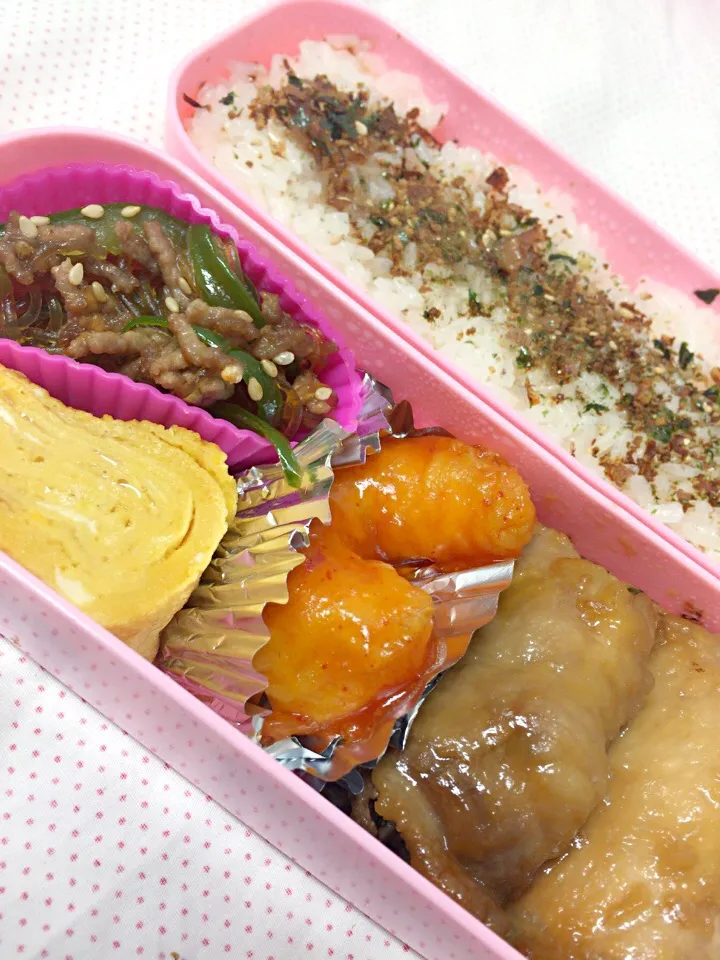 2/6お弁当(*´꒳`*)
卵焼き、無限ピーマン春雨、豆腐と大葉の豚バラ巻き|かなちゃんさん