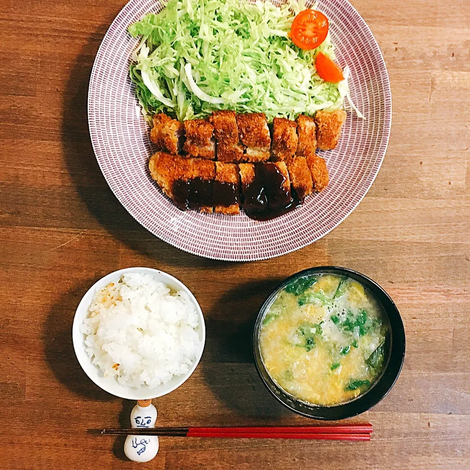 Snapdishの料理写真:お昼ごはん。みそかつ。パクチー、長芋、たまごのおみそ汁。土鍋ごはん。|yukko7740さん