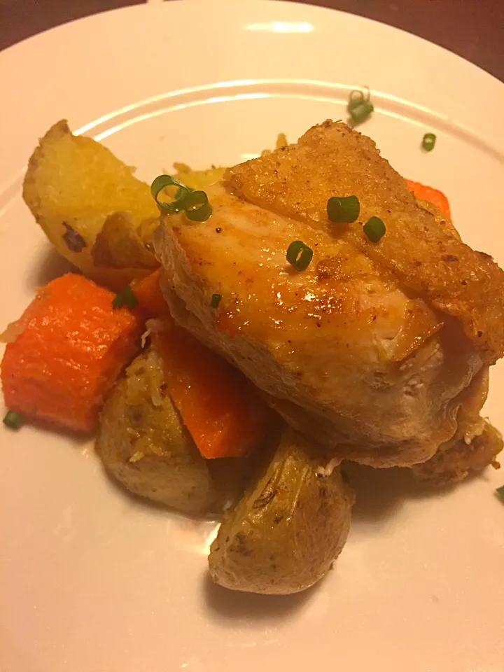 Roast chicken breast and roasted vegetables (kabu, carrot, potatoes)|Chris Shannonさん