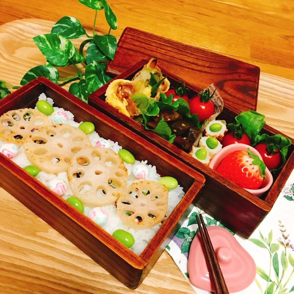 ＪＫ弁当 💖 箱の お弁当箱を買ってみました。可愛い💖

✔️蓮根のピンクソルト焼き
✔️薄焼き卵と豚肉の生姜焼きで ネギ巻き巻き  他

#お弁当 #ＪＫ弁当#木のお弁当箱#とちおとめ #蓮根#れんこん|３７８８さん