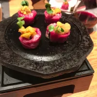 Snapdishの料理写真:サーロインのウニ巻き♪|risaさん