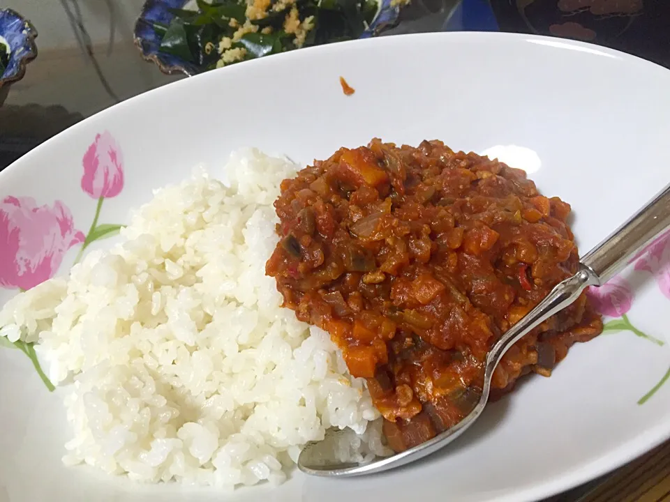 トマトのキーマカレー|やさこさん