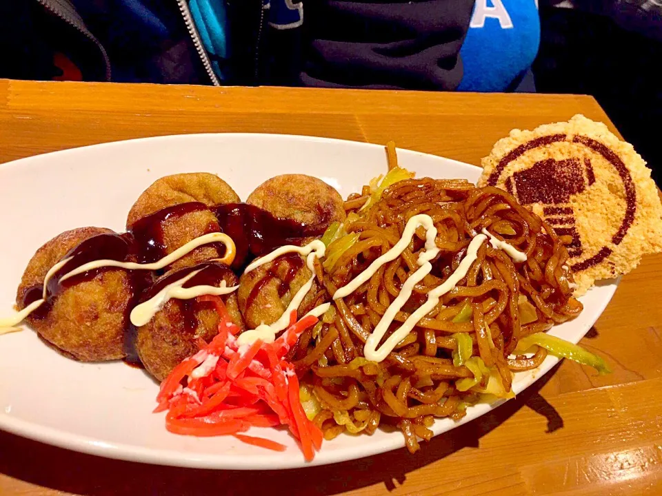 🥘Thor's Takoyaki & Yakisoba🥘|山田さん