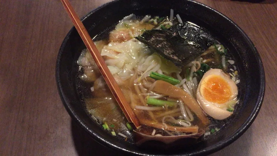 ワンタン麺 780円|おっちさん