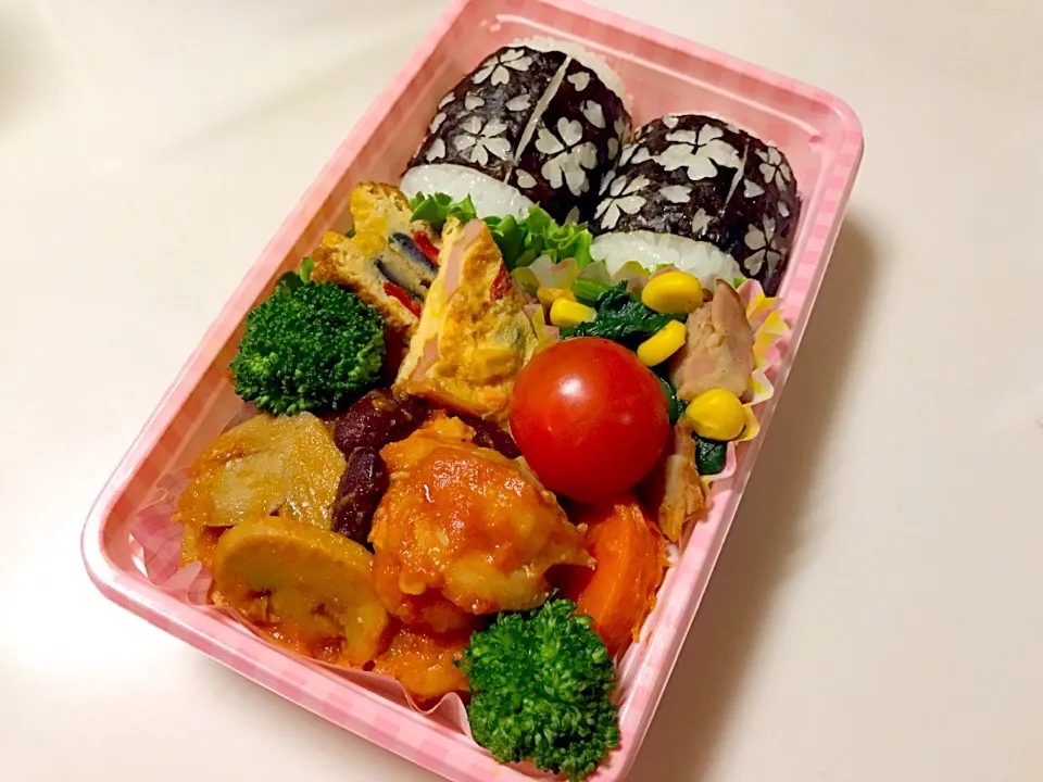 Snapdishの料理写真:娘弁当187回目🍱は、チキンのトマト煮込みとスパニッシュオムレツ！
今日から二日間私立大学入試ですっ！|みほままこさん