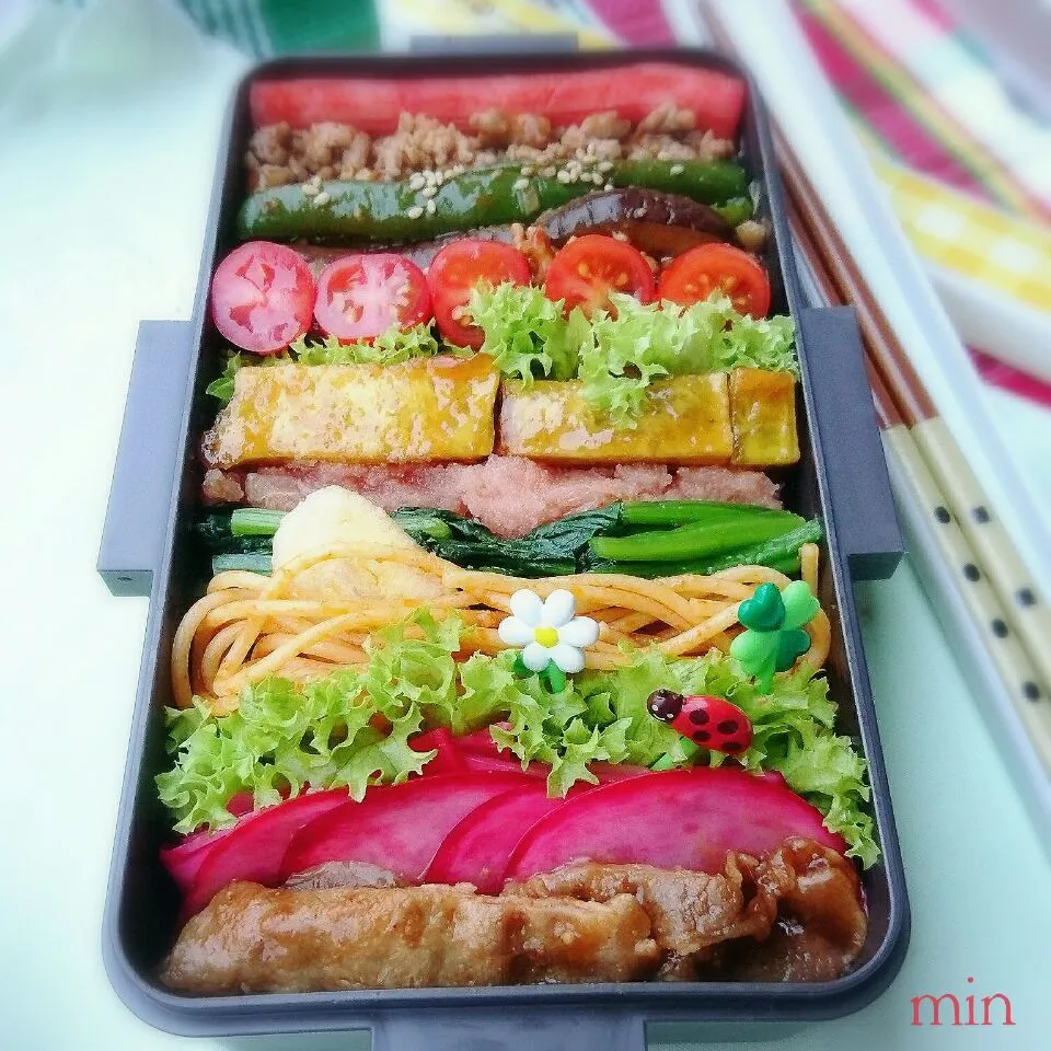 あるもの乗っけただけ弁当🍱|minさん