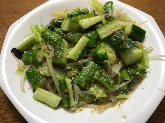 塩揉みきゅうり🥒の胡麻和えもモヤポン❗️ ͛꒰ू ऀ•̥́ꈊ͒ੁ•ૅू॰˳ऀ꒱ ͟͟͞  ̊ ̥  ̥✨|サソリさん