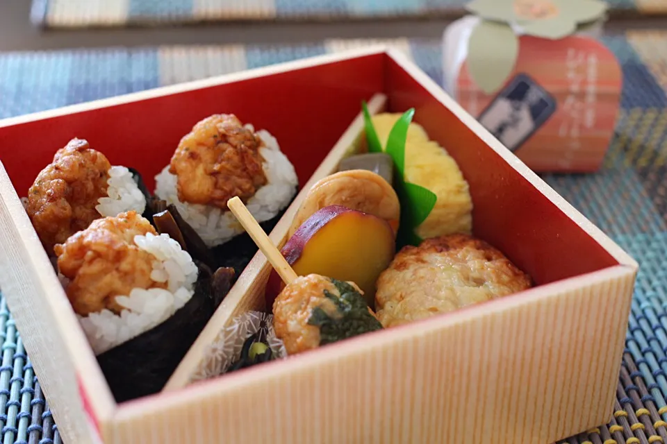 Snapdishの料理写真:今日のランチは、地雷屋の天むす|sono.kさん