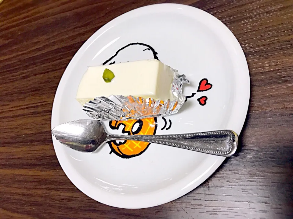 チーズケーキ  #しろたえ|こぢえさん