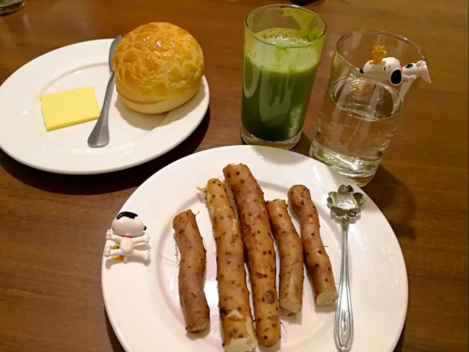 Snapdishの料理写真:菠萝油，铁棍山药，抹茶|Lilyさん