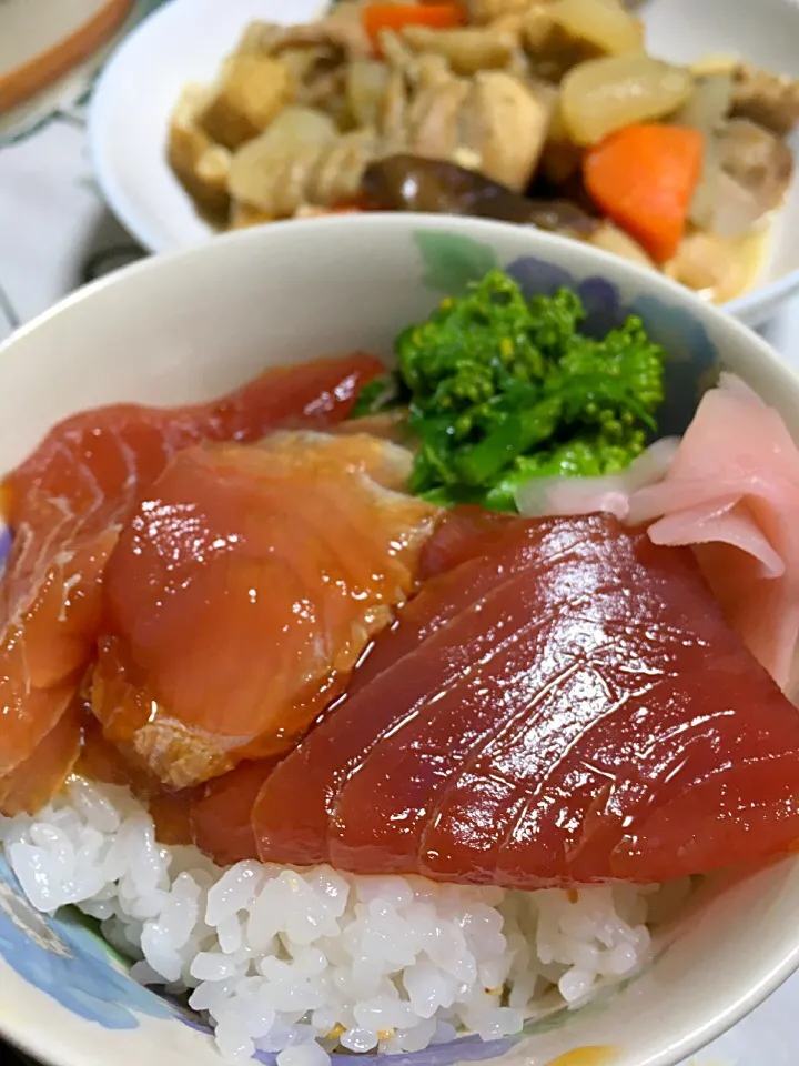 恒例の漬け丼。近所にスーパーが開店し、お買い得だったのでマグロ。|もじゅさん