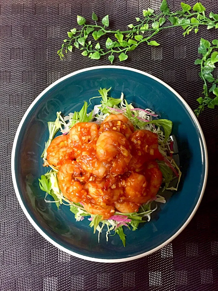 Snapdishの料理写真:混ぜてレンジでチン！レンジエビチリの作り方　｜　How to make Sweet & Chili Shrimp with microwave - YouTubeリピです|あいさん