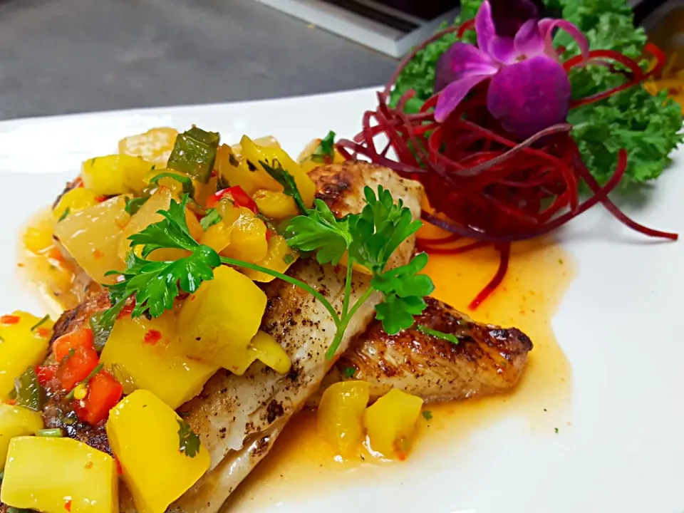 Pan Seared Chilean Seabass w/Pineapple Mango Salsa|SONN'Sさん