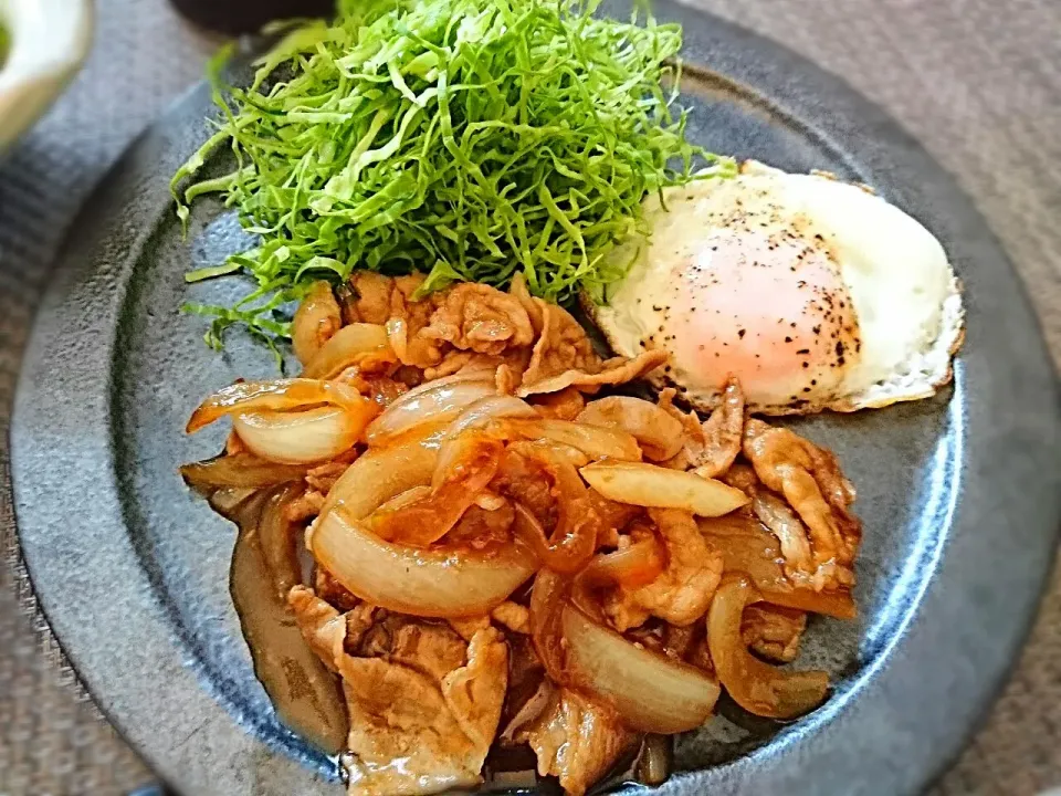 休日のお昼は、豚の生姜焼き♪|yokoさん